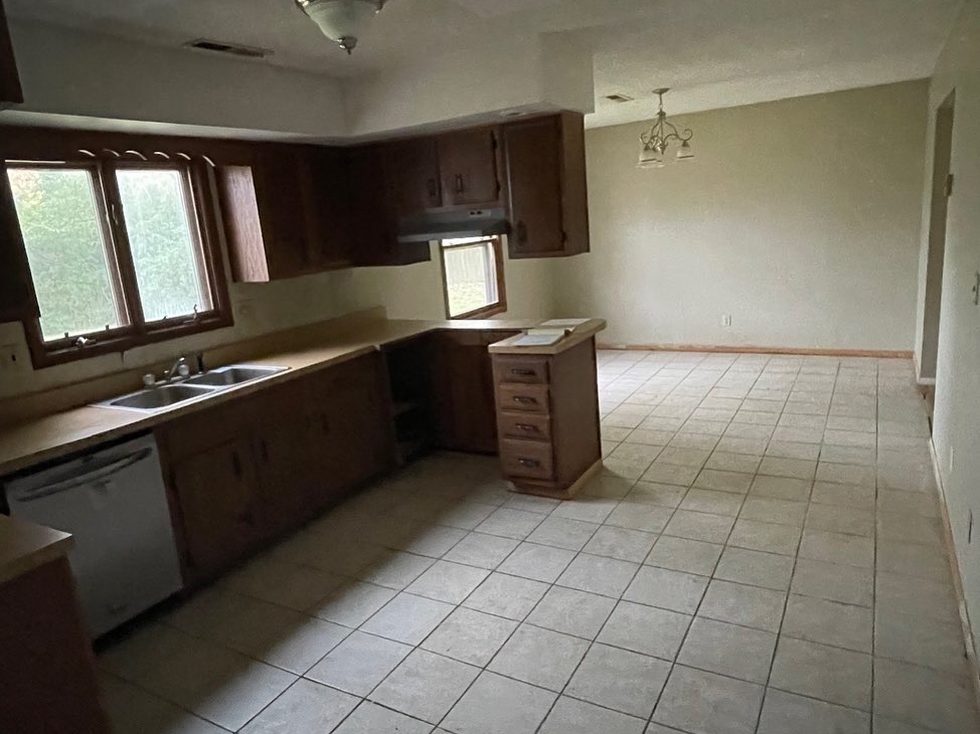 The kitchen before renovation